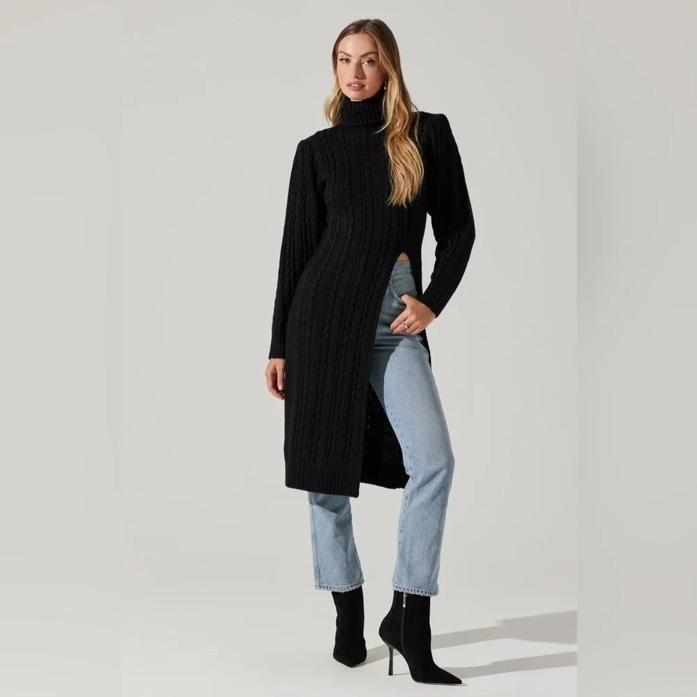 ASTR the Label High Slit Csnle Knit Sweater - Picture 3 of 7